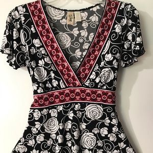 Blouse-Top Soft Short cap Sleeve-Black/Red-Medium